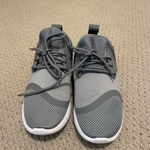 Grey Nike Tennis Shoes